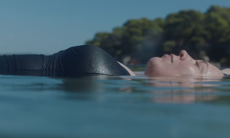 The Lost Daughter frame 2