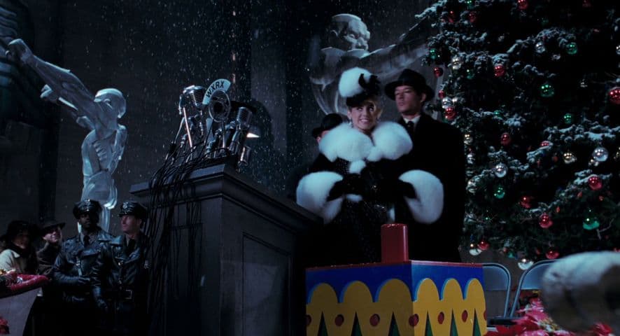 Batman Returns frame 4