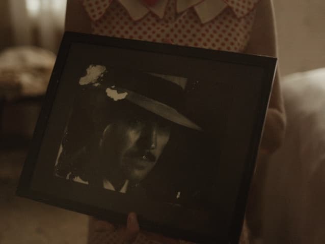 Blonde frame 1