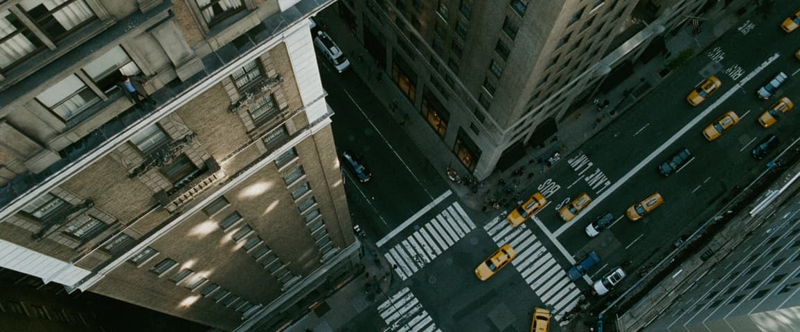 Man on a Ledge frame 2