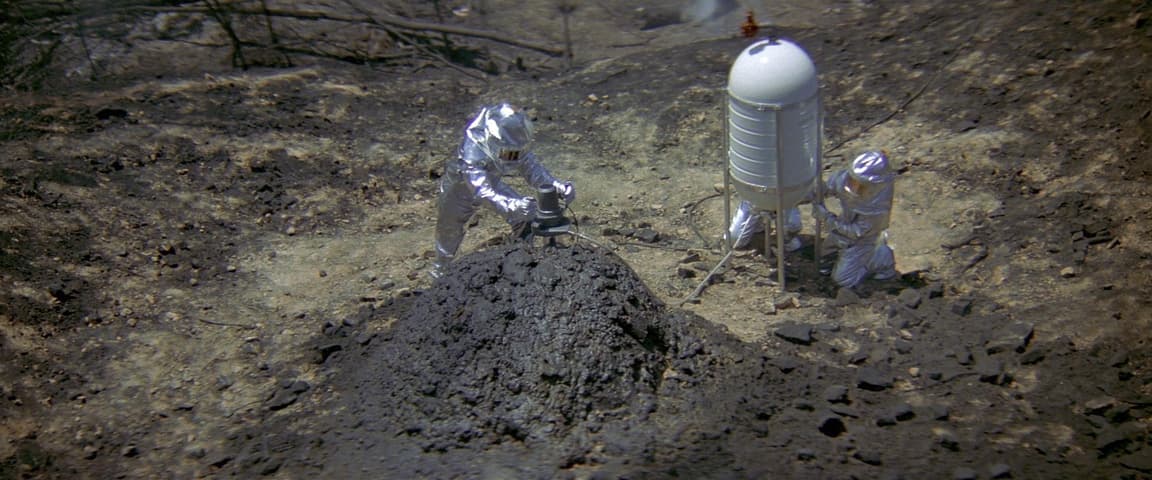Starman, кадр 3