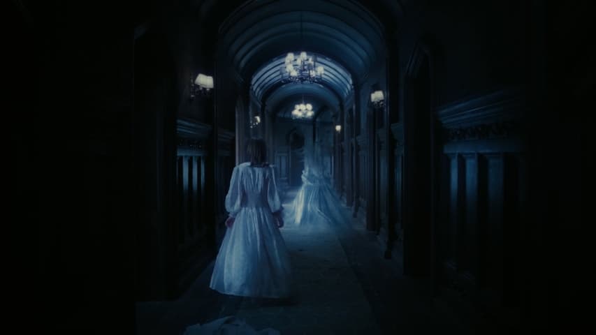 Dark Shadows frame 2