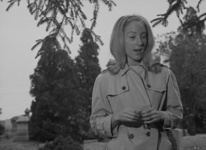 Night of the Living Dead frame 2
