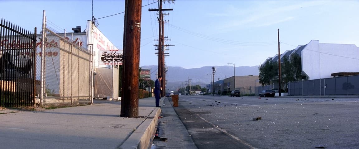 Punch-Drunk Love frame 3