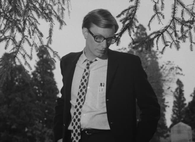 Night of the Living Dead frame 4