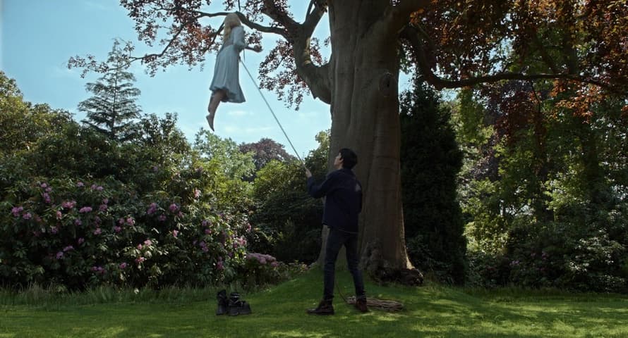 Miss Peregrine's Home for Peculiar Children frame 4