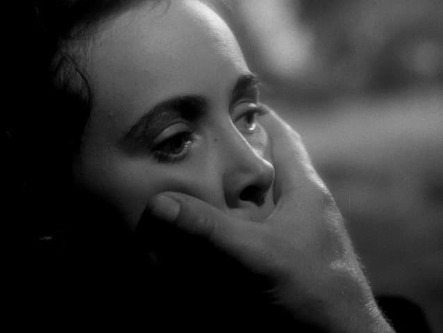 Shadow of a Doubt frame 2