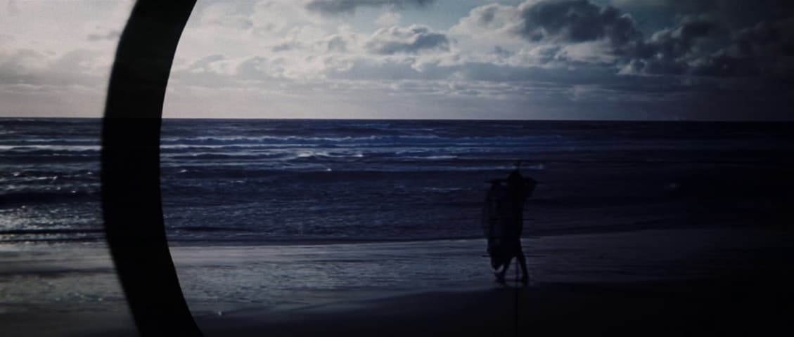 On Her Majesty's Secret Service frame 4