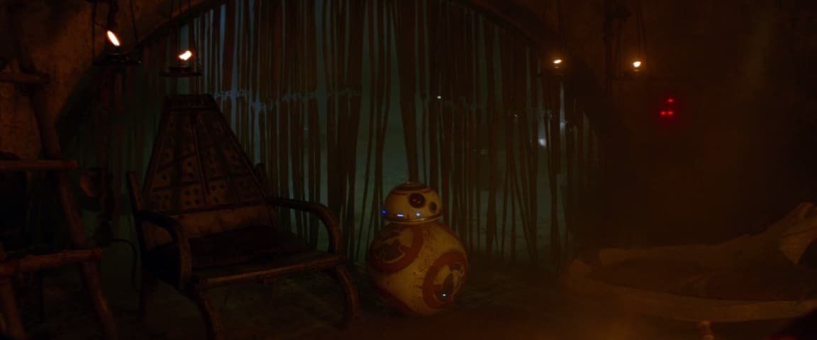 Star Wars: The Force Awakens frame 1