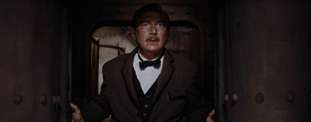 20,000 Leagues Under the Sea frame 4