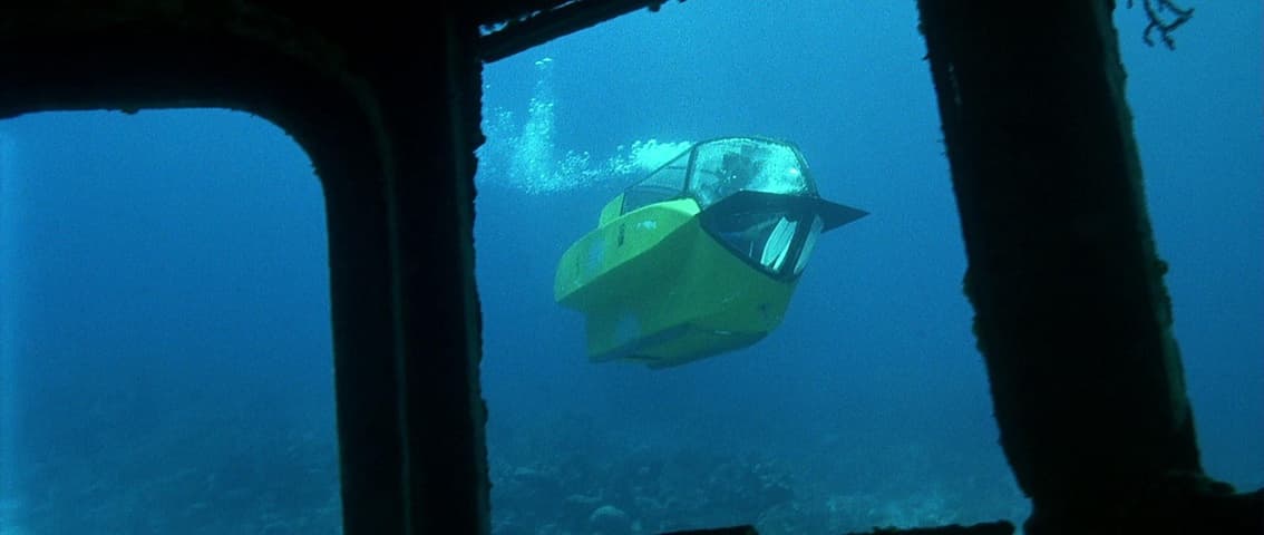 Jaws: The Revenge frame 4