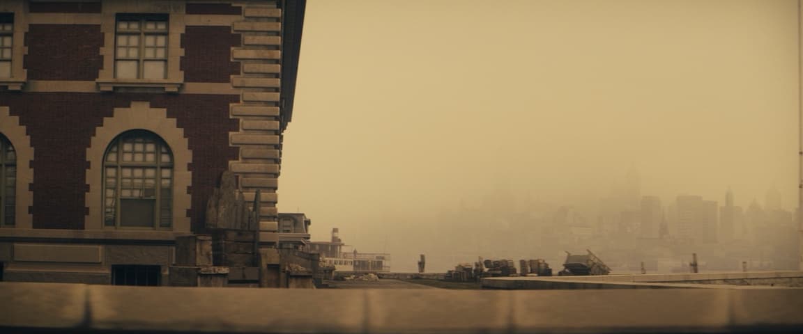 The Immigrant frame 4