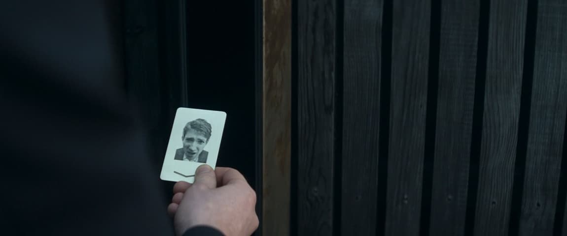 Ex Machina frame 2