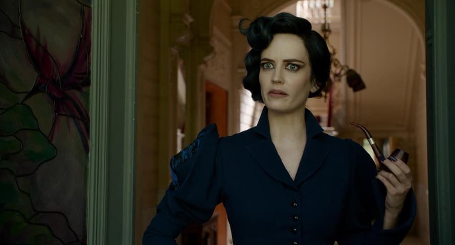 Miss Peregrine's Home for Peculiar Children frame 2