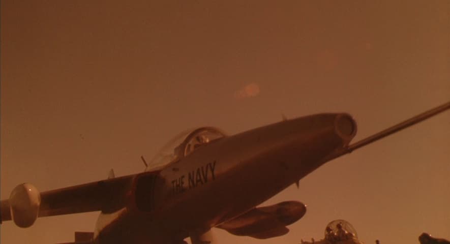 Hot Shots! frame 1